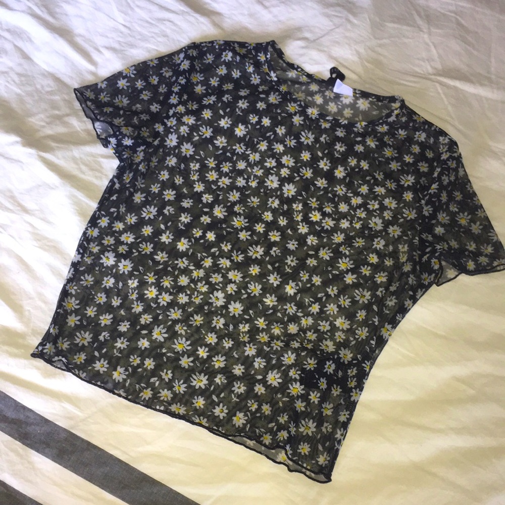 Sheer mesh daisy top🌼